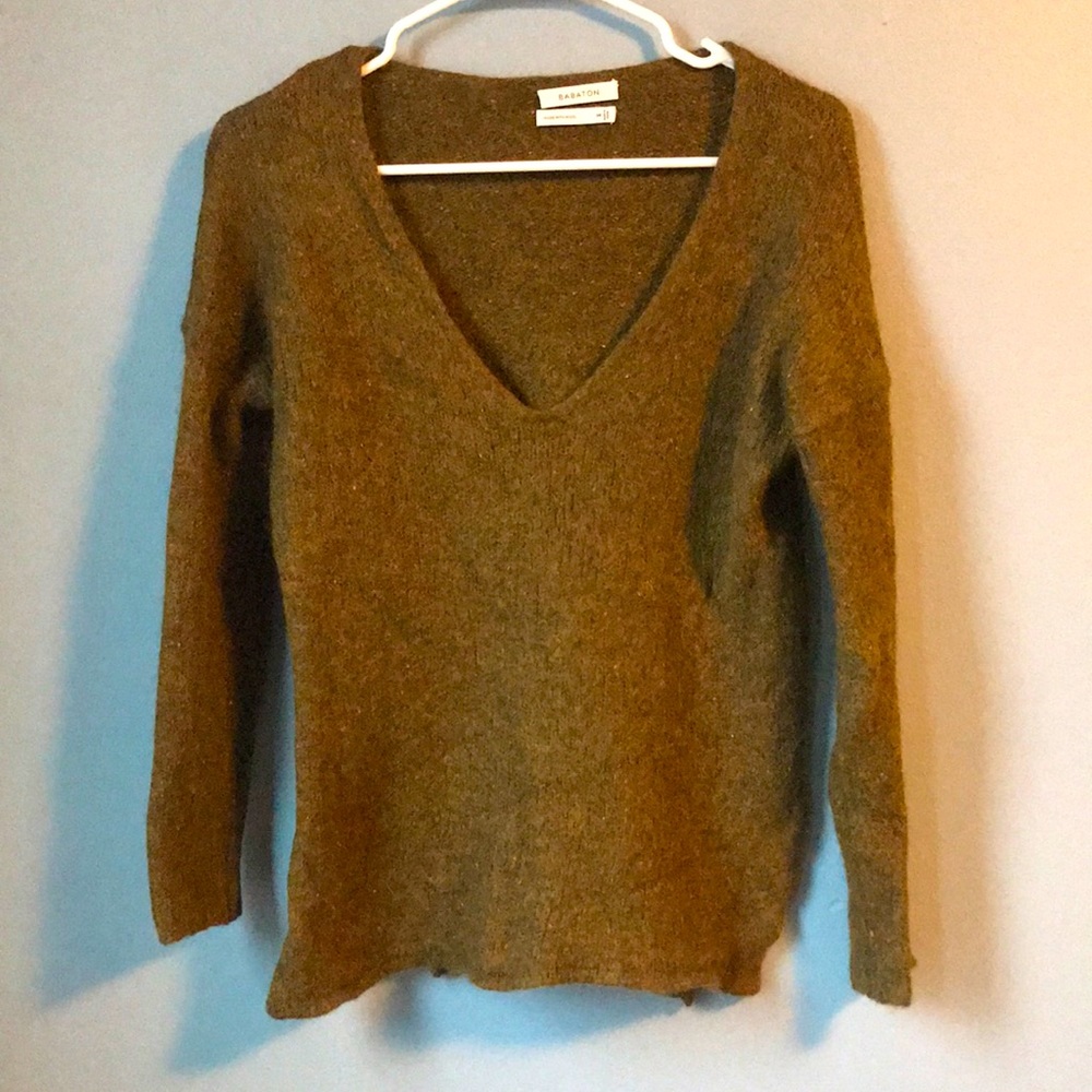 Aritzia Babaton Wool Sweater. Olive Green. Size medium!